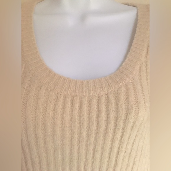 Abercrombie and Fitch. Sweater. S. Cream. Zippers on sides. Good shape. - Picture 5 of 6